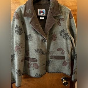 SOLD ❌❌❌❌❌❌Cute jacket size L